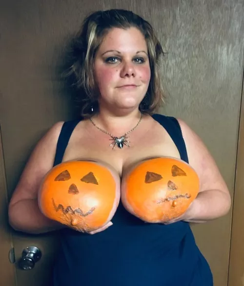 AltBoobWorld Halloween party costumes #1