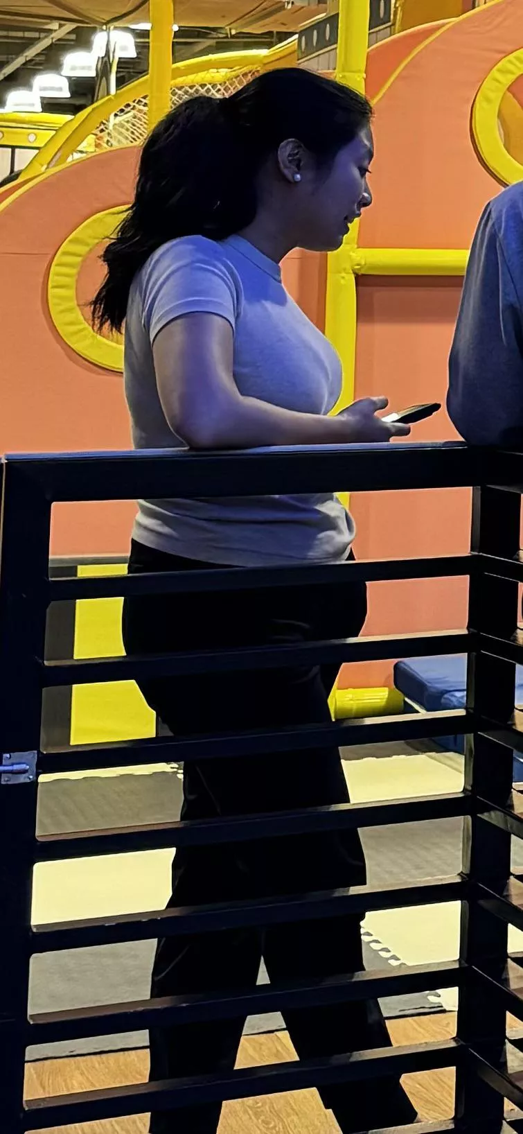 Can you notice any lines on her? 😃