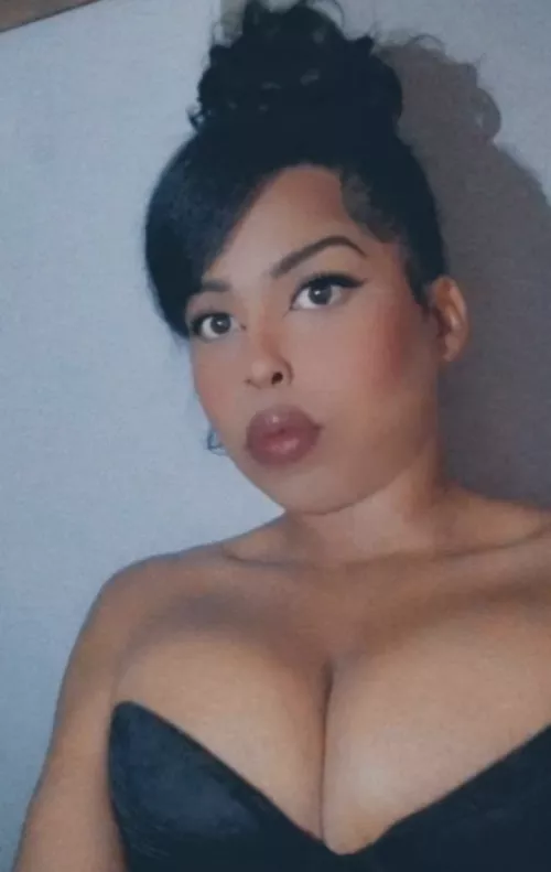 Come nut on my teen tits who wants to go first?SATX