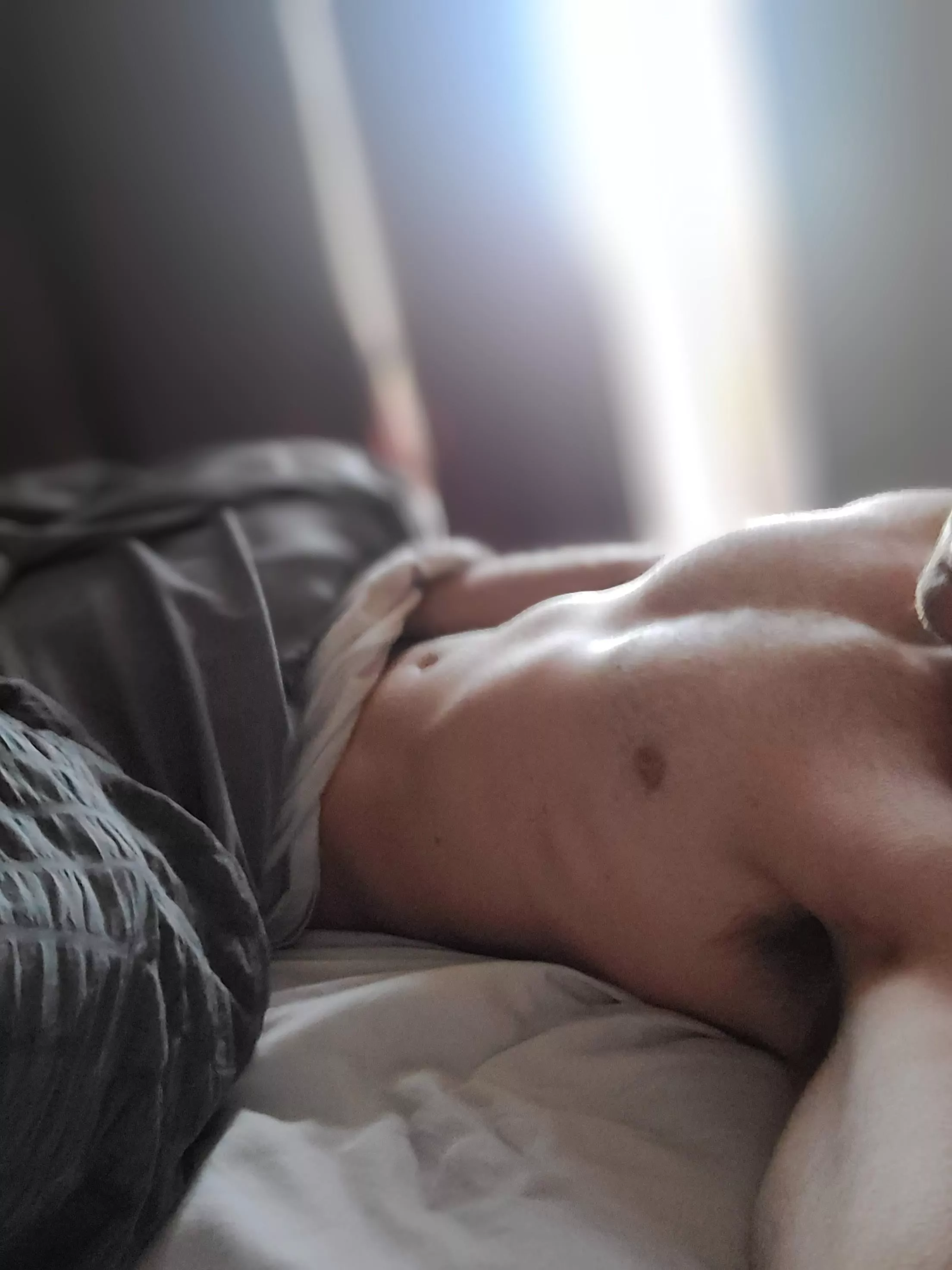 Daylight savings: extra time in bed. Join me? (41M - south Denver suburbs 