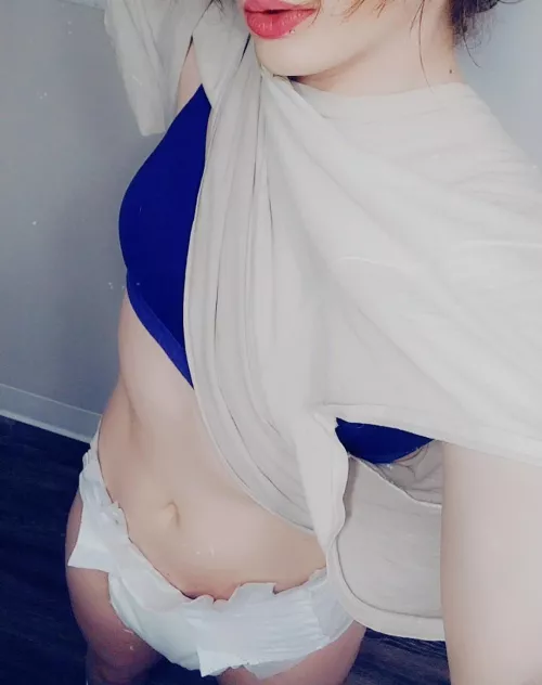 Diaper barely hanging on 😘