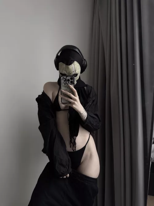 Don't be afraid of me, come closer