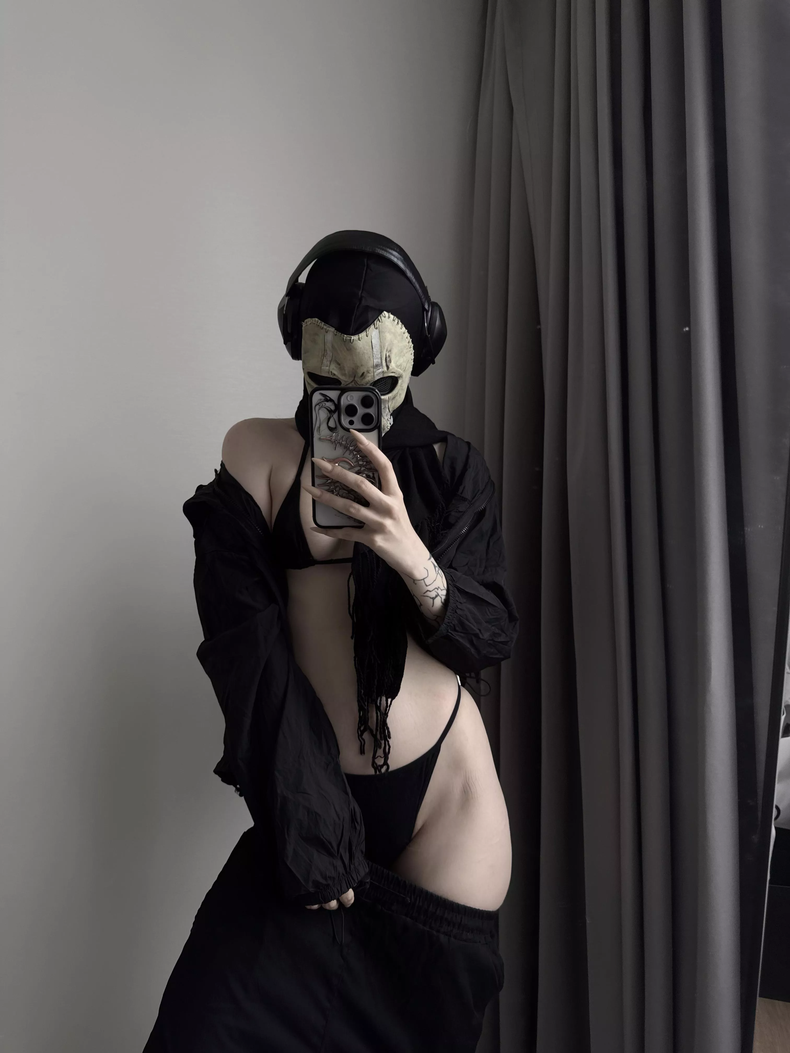 Don't be afraid of me, come closer