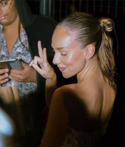 Ester being photographed after her Premiere | Instagram post