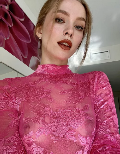 I dont get why everyone has a hard time keeping eye contact with me