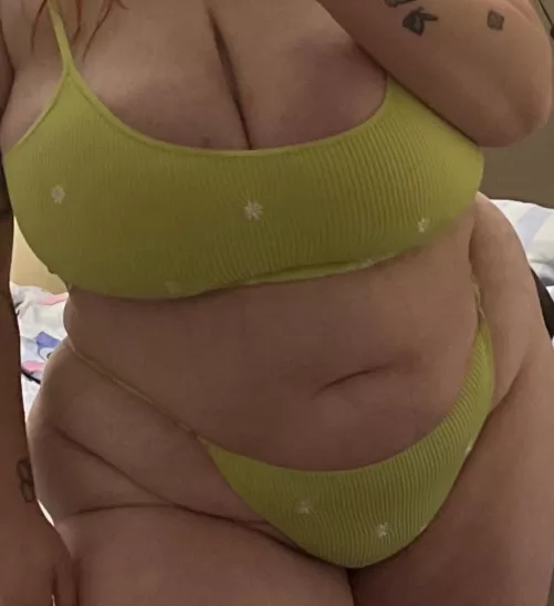 Into chubby girls with big tits 