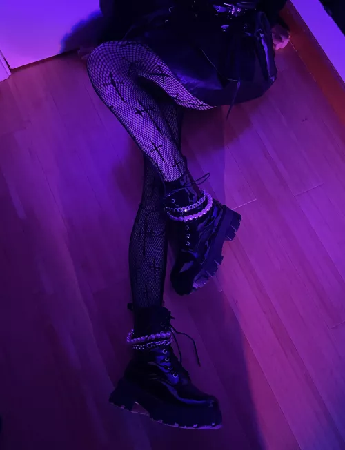 Lick them clean, hoe. Each minute it takes you until you see your reflection in My boots is $100 ★彡