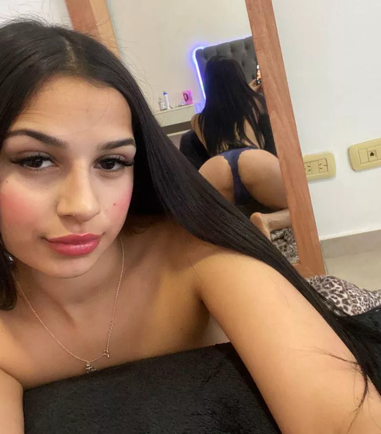 My ass looks fresh with this blue panties