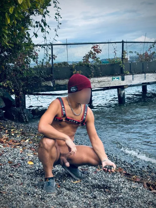 Waves crashing & cold wind blowing in November 