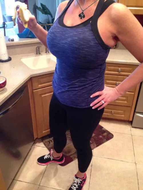 White mom hiding in the suburbs... come tribute me and bully my son! Tributes welcome!