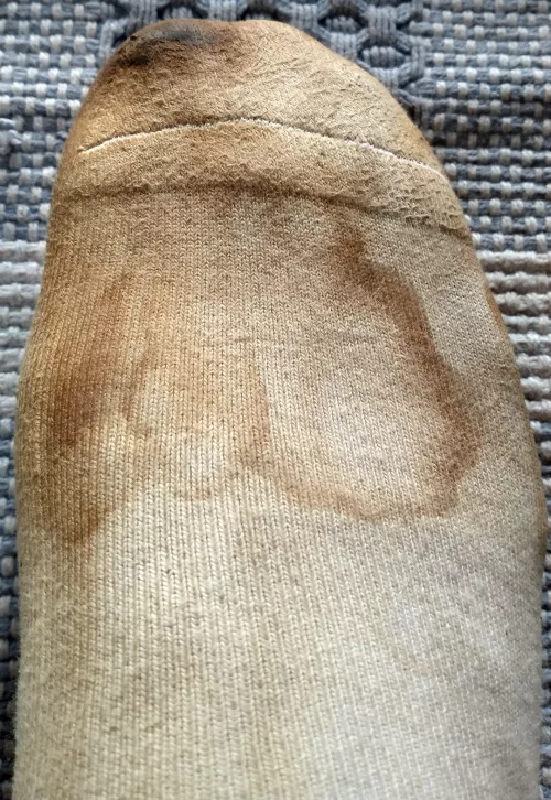 Who else loves casually seeing such stains when someone is wearing their socks?