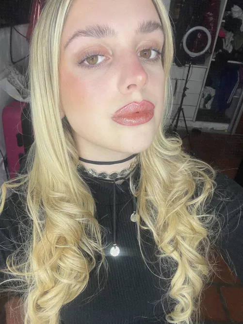 18F If real men’ exist, they’re definitely not hanging around my campus. Anyone else feel like they’re in a dating drought?