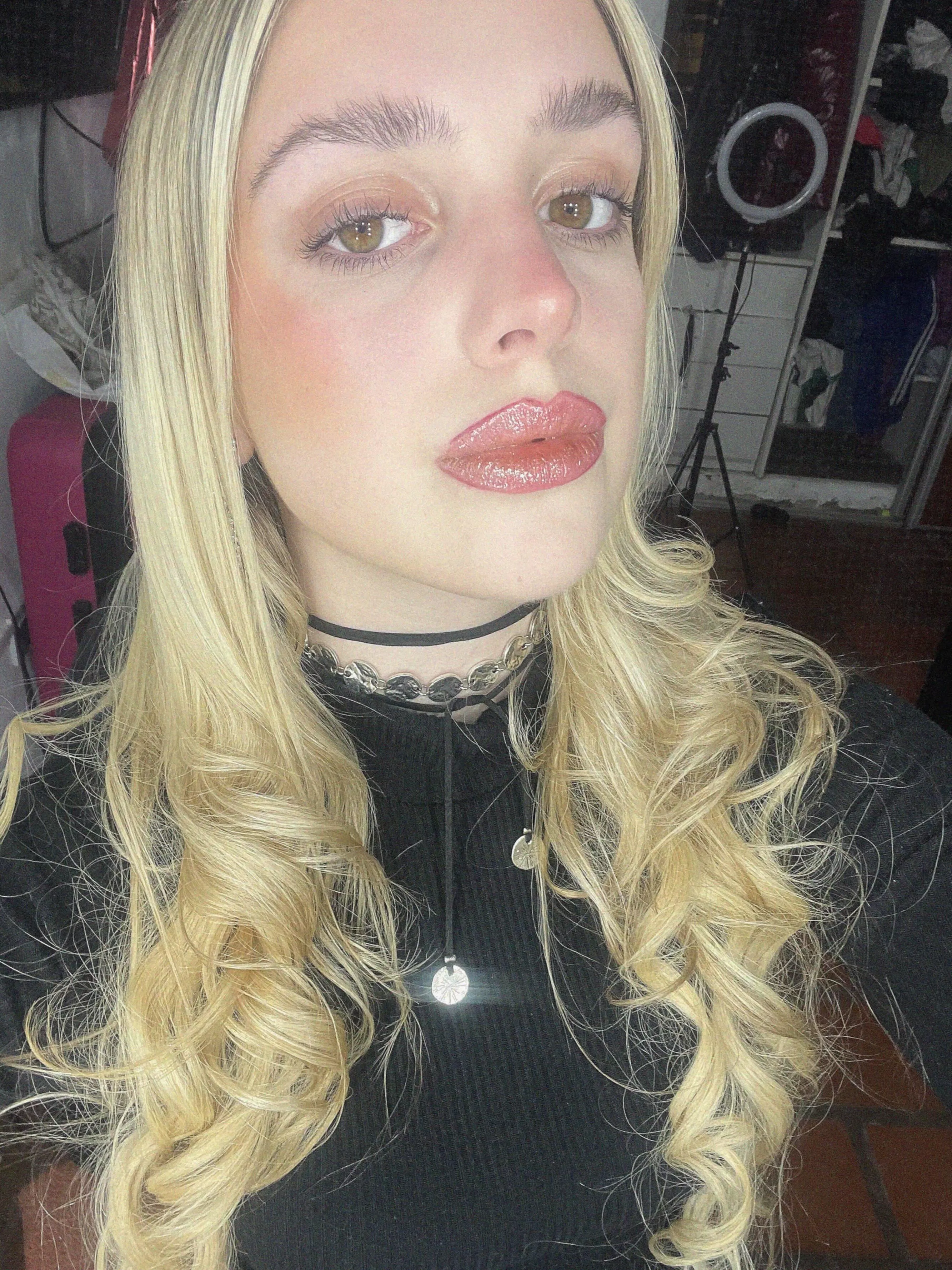 18F If real men’ exist, they’re definitely not hanging around my campus. Anyone else feel like they’re in a dating drought?