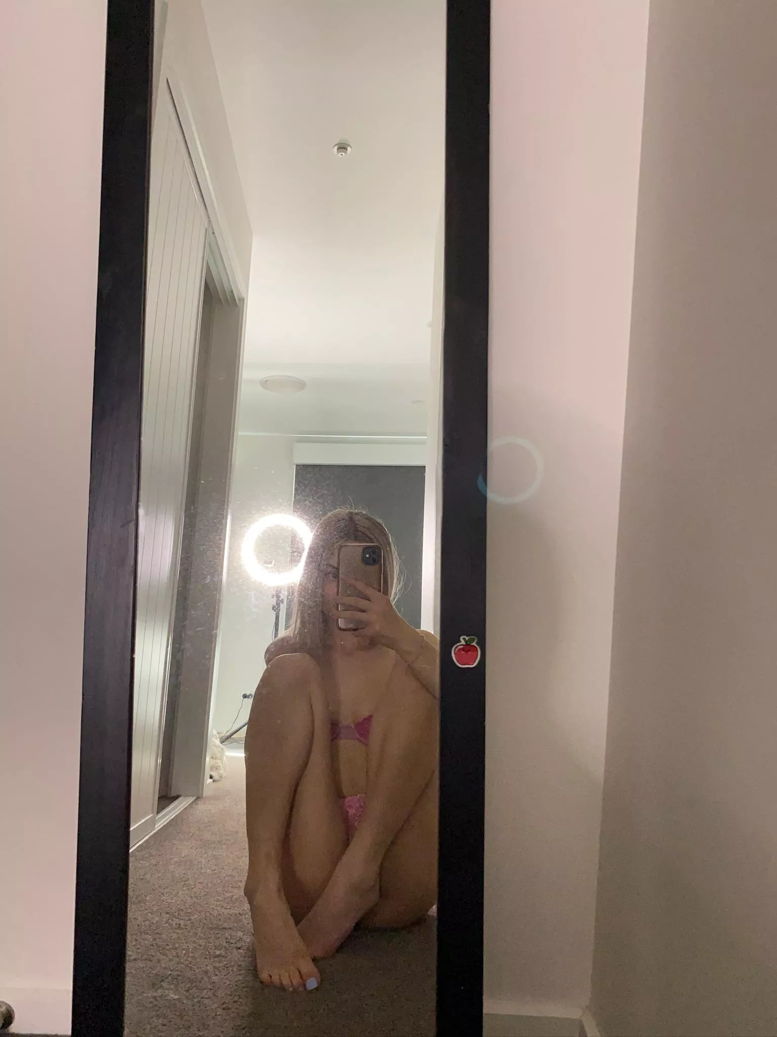 18F Just found out my boyfriend cheated. Who wants to help me feel better and maybe get some revenge?