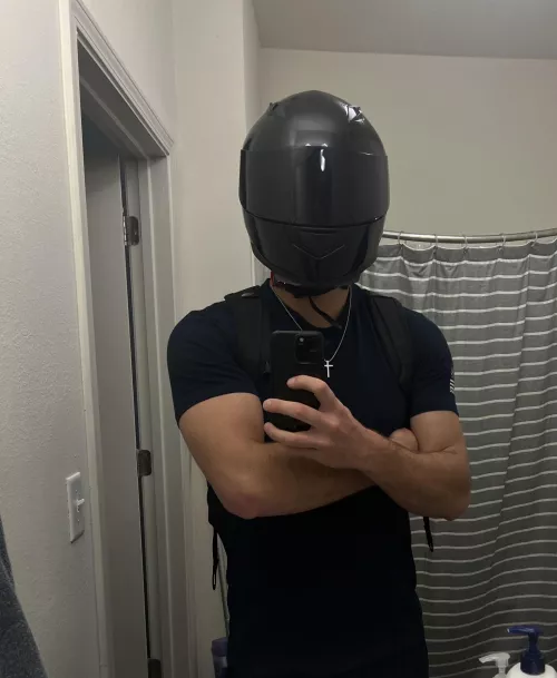 21M4F if any hot moms see me on the road, smile, wave or send me a dm