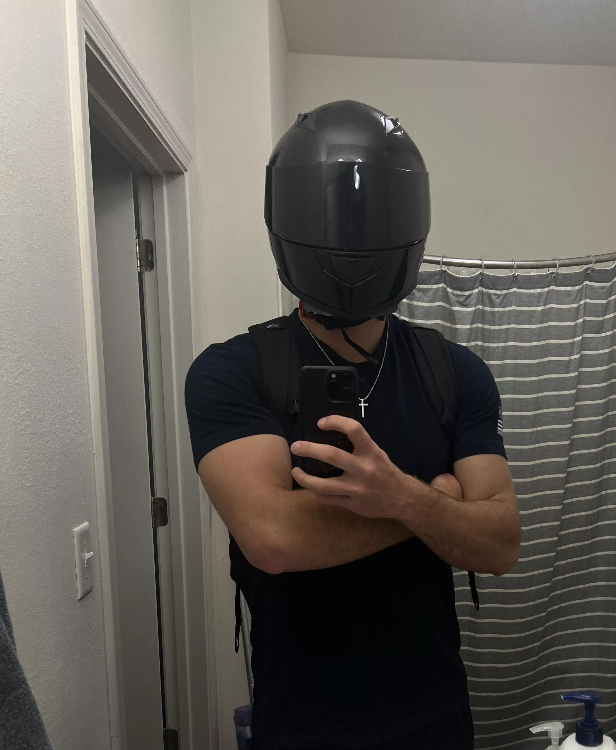 21M4F if any hot moms see me on the road, smile, wave or send me a dm