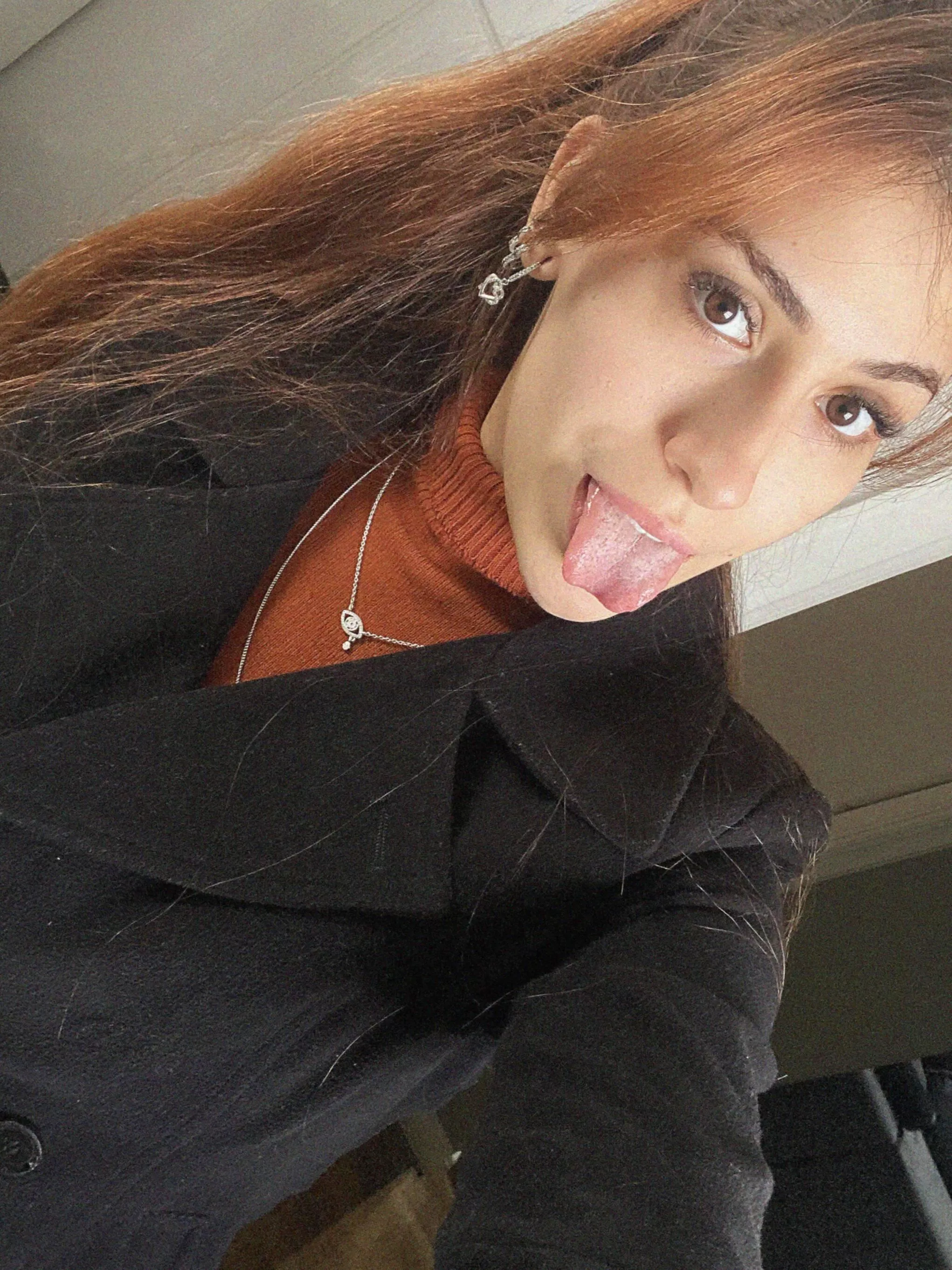 23 F4M Location Melbourne - Flexin' on the outside, sassin' on the inside