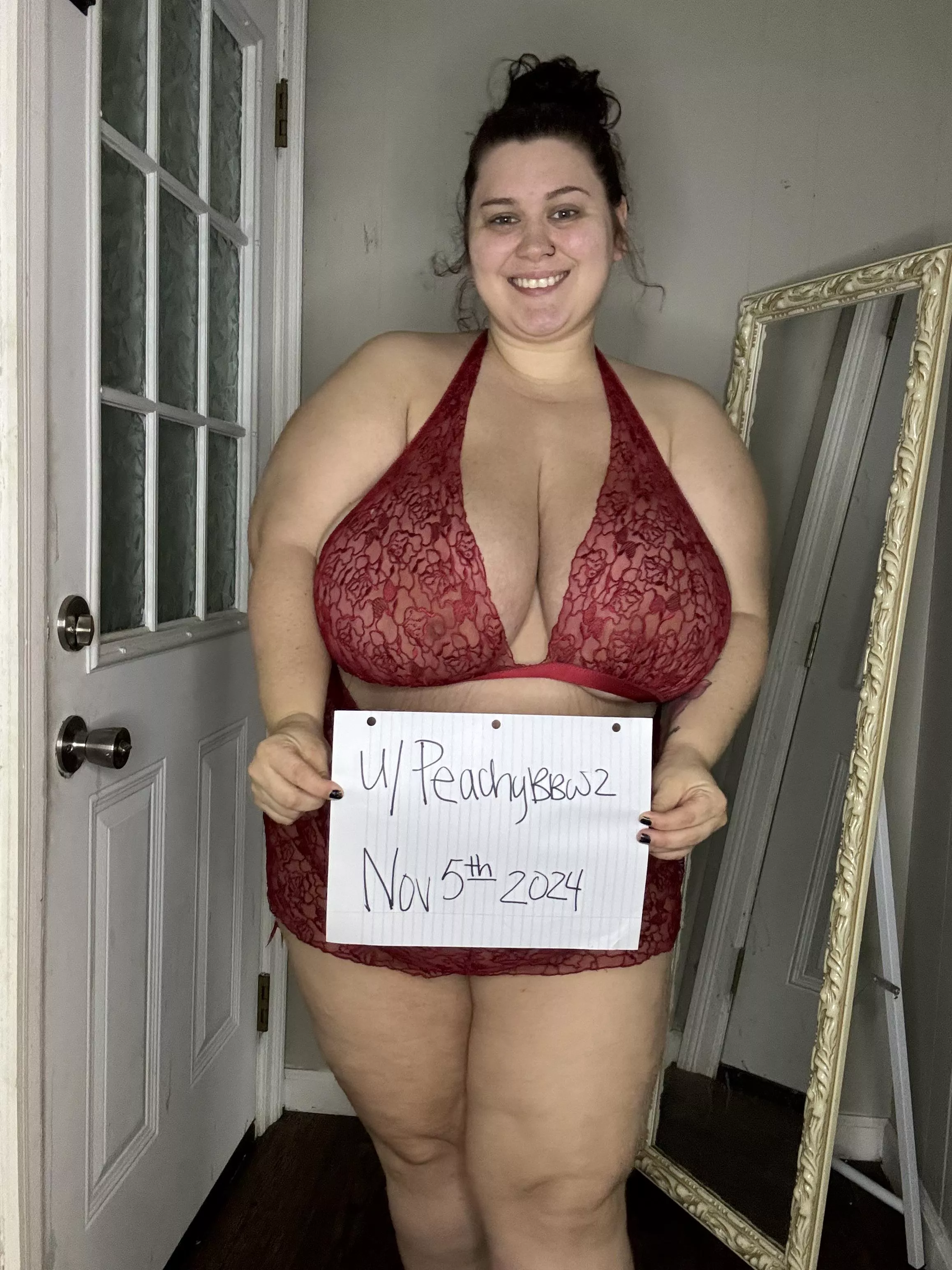 25F Goddess Luna here, offering fetish friendly bbw content! Tele @ lunastarr89 & discord/kik - goddessluna56