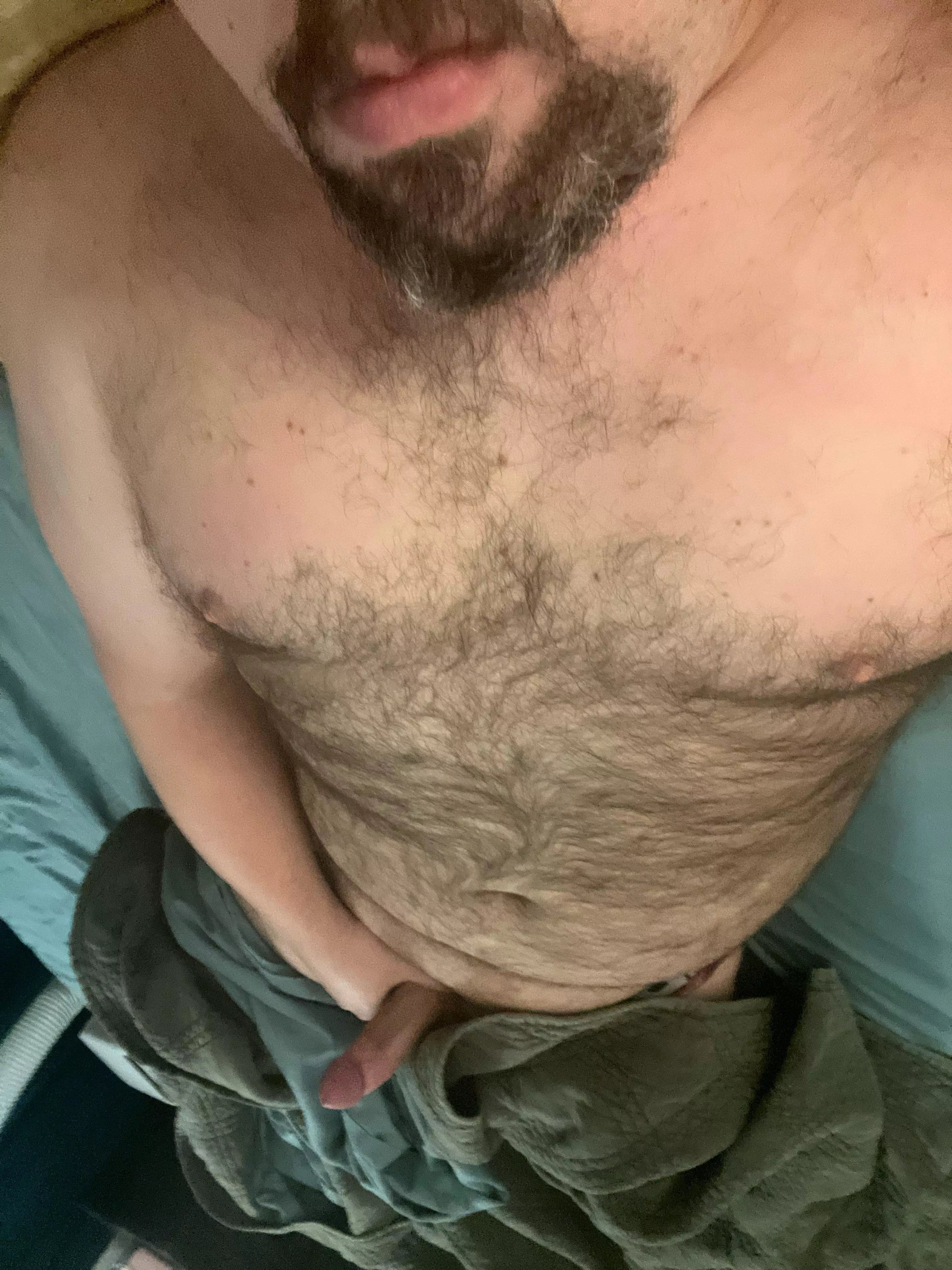 37 workday done what better way to spend the afternoon home alone scrolling Reddit 