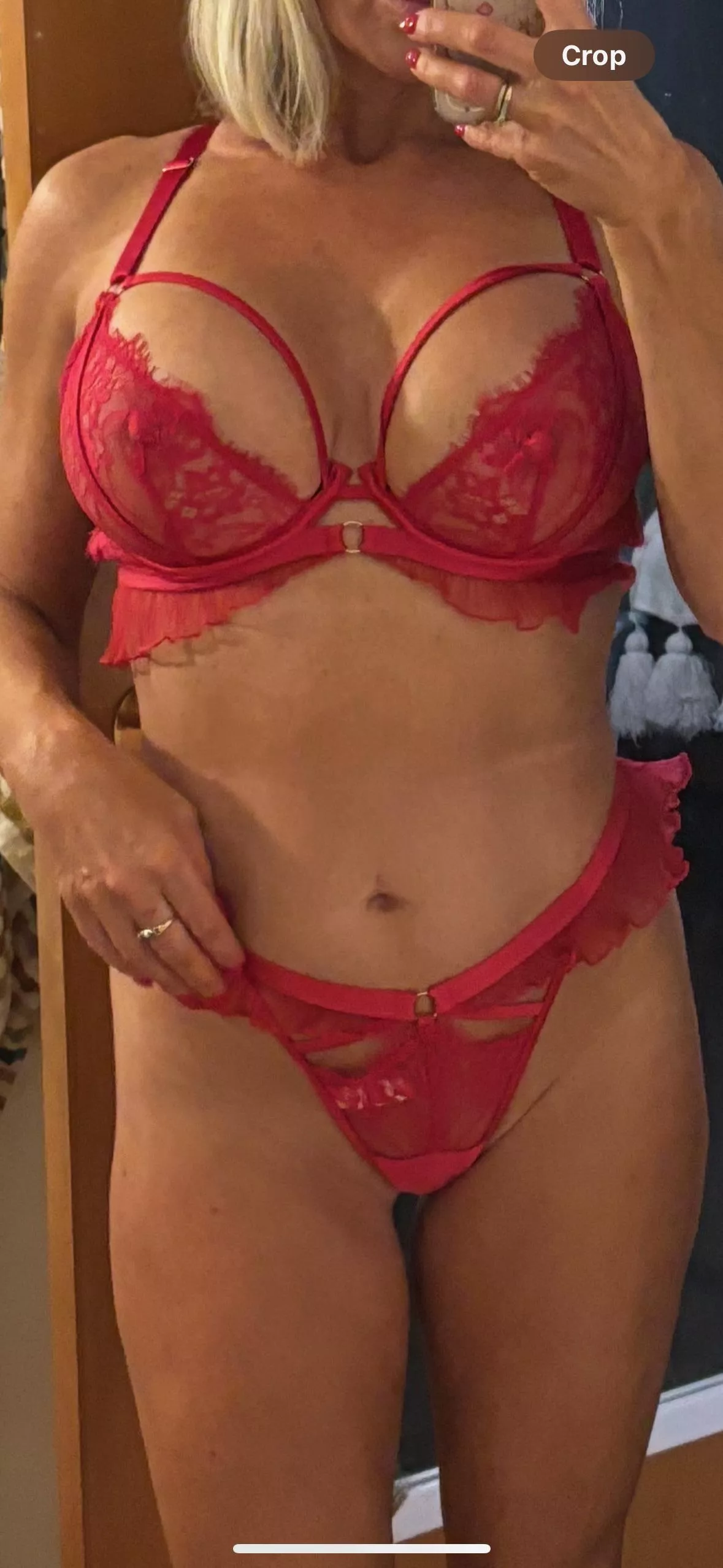 41F in Miami, I can do threesome with gay, i have strap-ons here to drill you for the cock that you need.