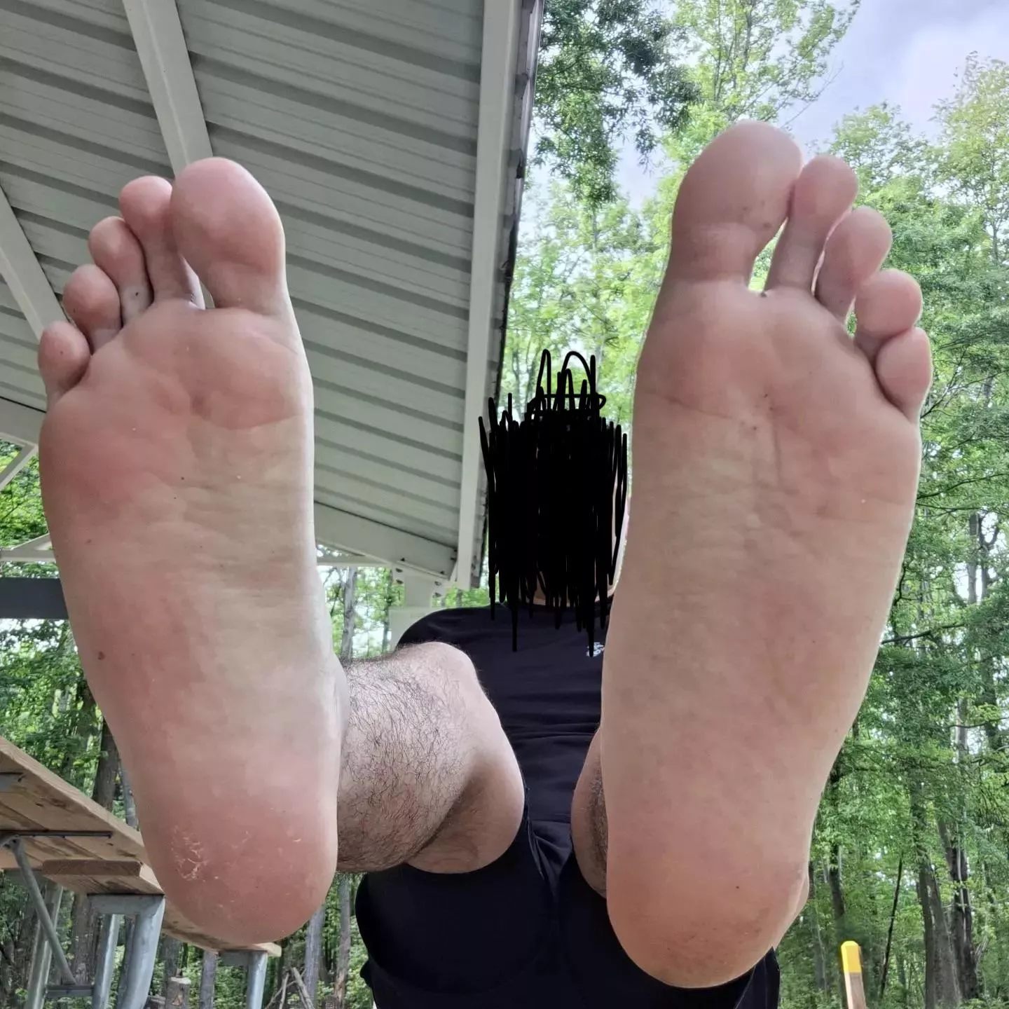Anyone like big feet?
