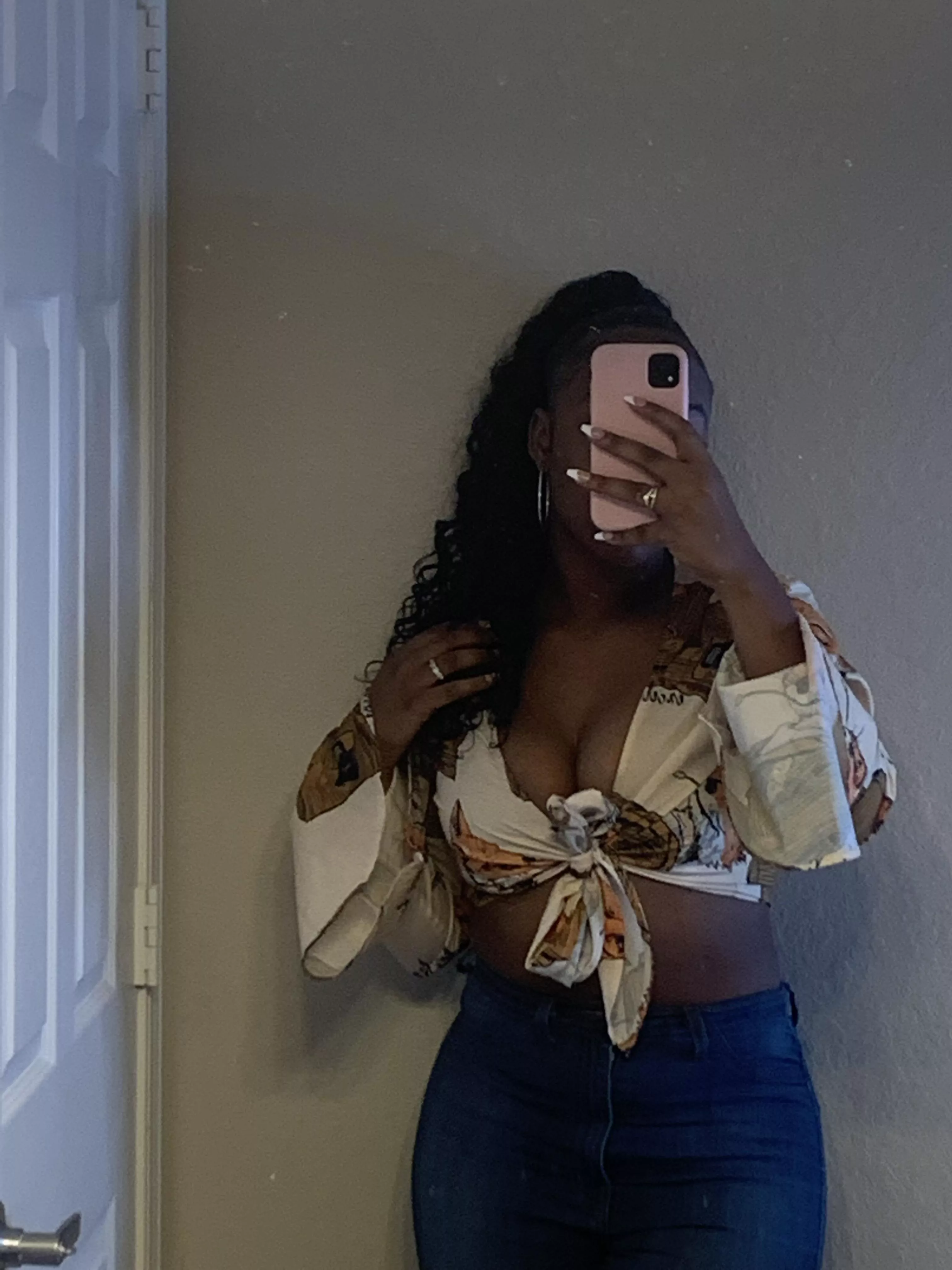 Be a good little bitch and send 🫰🏾🫰🏾. 