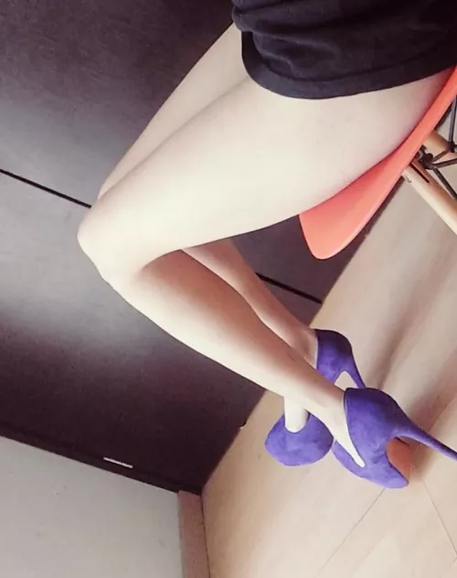 Can guys with legs and heels fetish cum just by watching this pic of me ? (Oc) F 29 