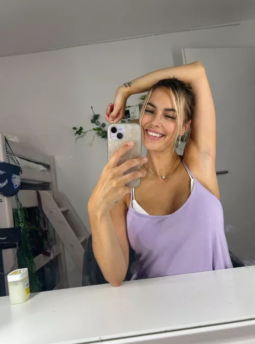 Come closer does not smell like roses. 