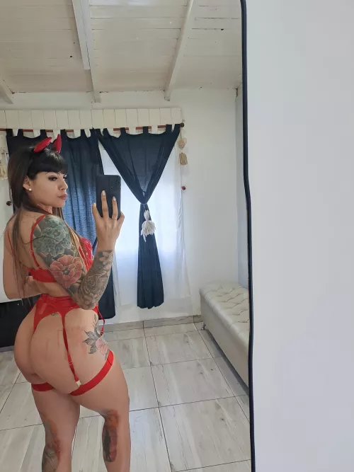 come play with this devil daddy 