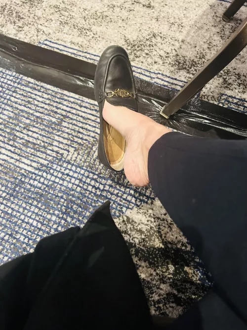 Conference show dangle 