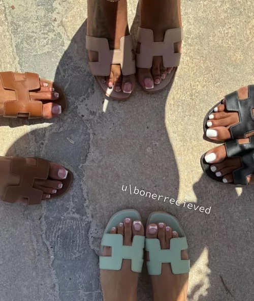 do me & my friends turn you on? 🦶🏽