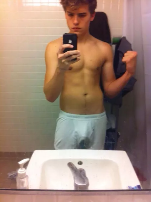 Dylan Sprouse [look at that dirty mirror] 