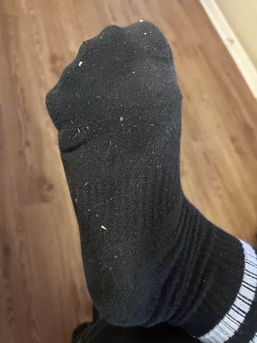[F] day four in this gross pair of crew socks… should i keep them on longer? dm!