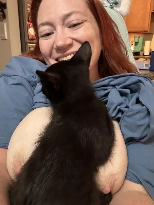 (F) I got a new pussy…. It’s a little hairy though 😁