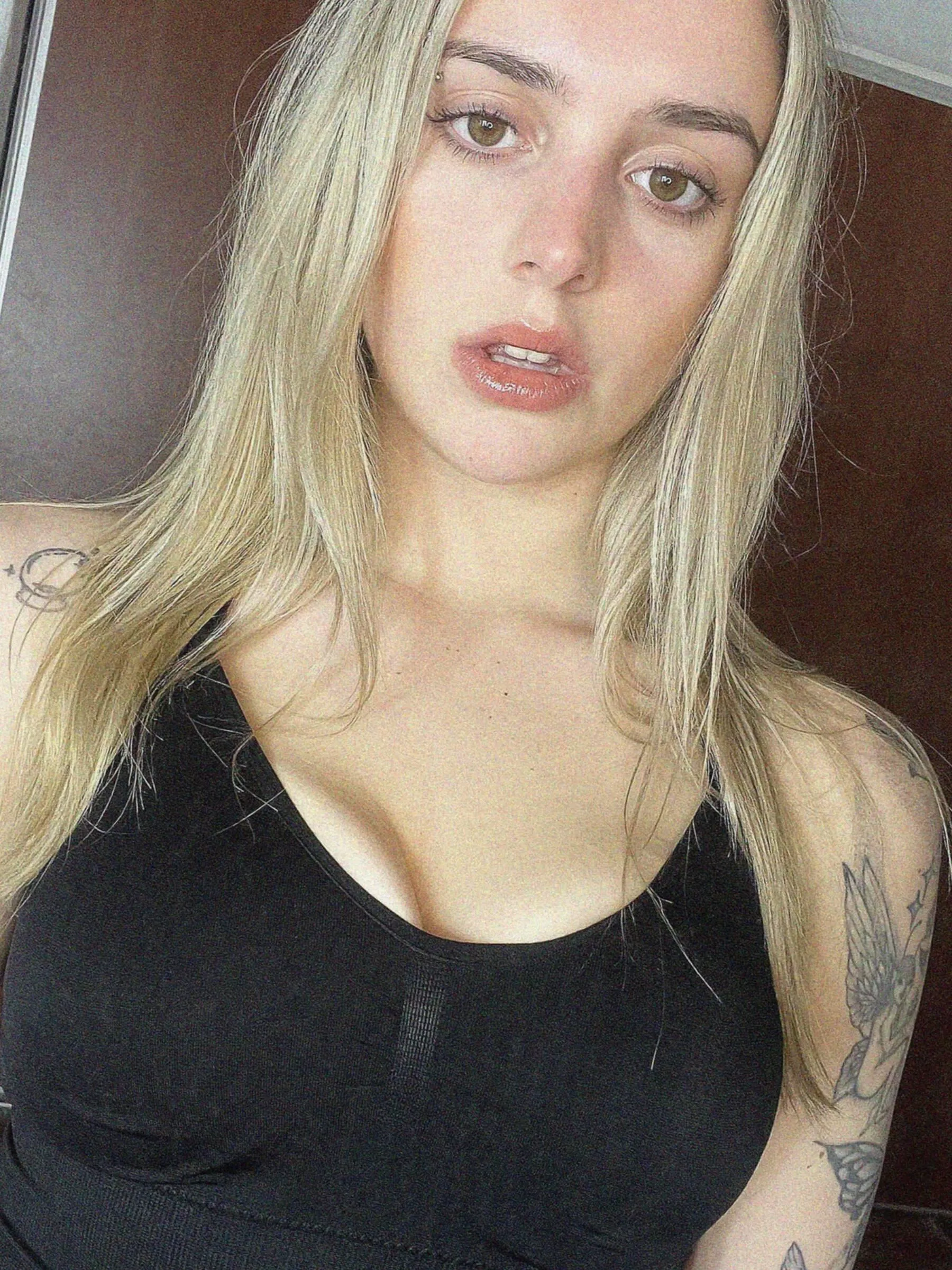 F18 (Montreal) Silly boys everywhere; I need someone real.