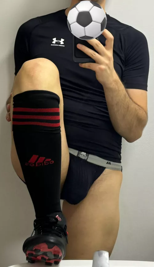 Former athlete and current gym bro into Gear (Lax, football, etc)