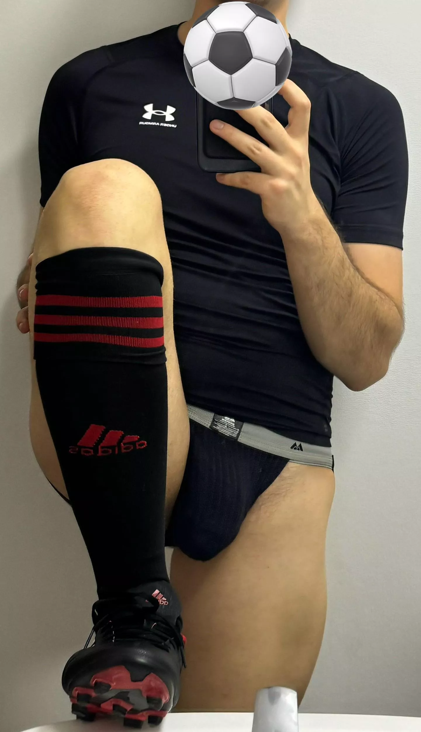 Former athlete and current gym bro into Gear (Lax, football, etc)