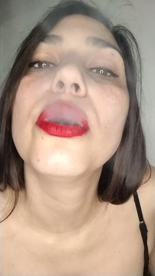 Freckled girls smoke better, don't you think? 🌬️🔥🚬