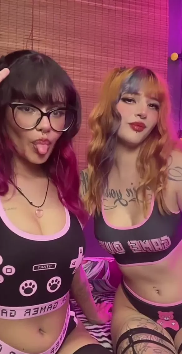 Get obsessed with us 