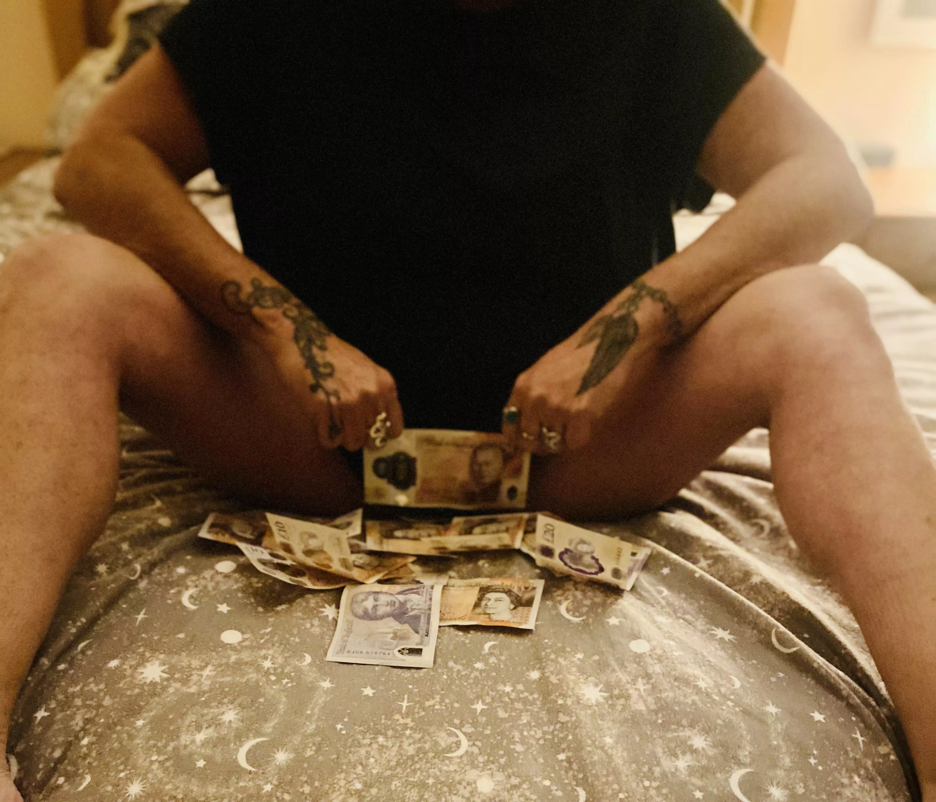 Gold digger                        she take my money when I’m in need            yea she’s a triflin friend indeed                                     oh shes a gold digger way over town                who digs on me [mlgw]