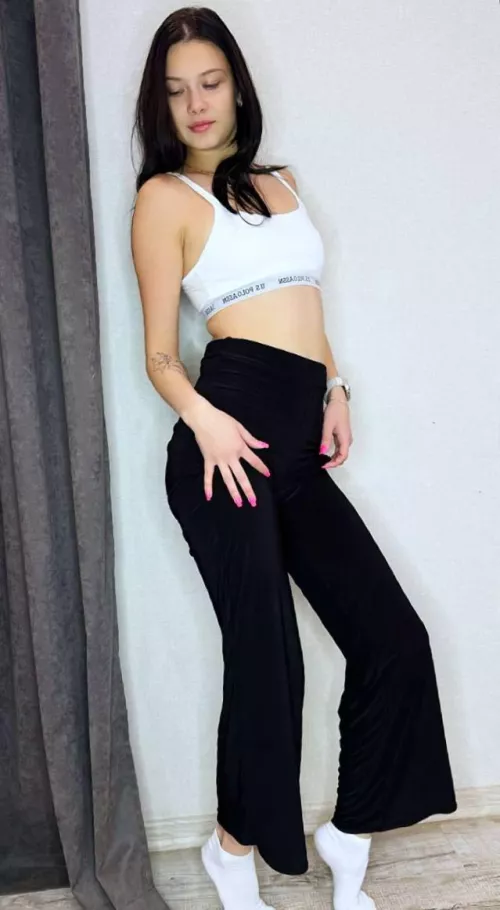 Great black jeans to show off the beauty of my legs