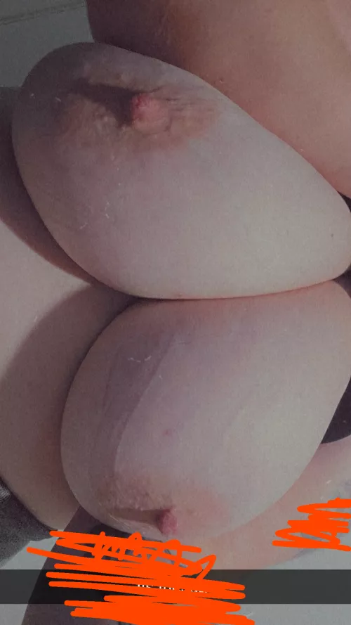 Happy late titty tuesday babes