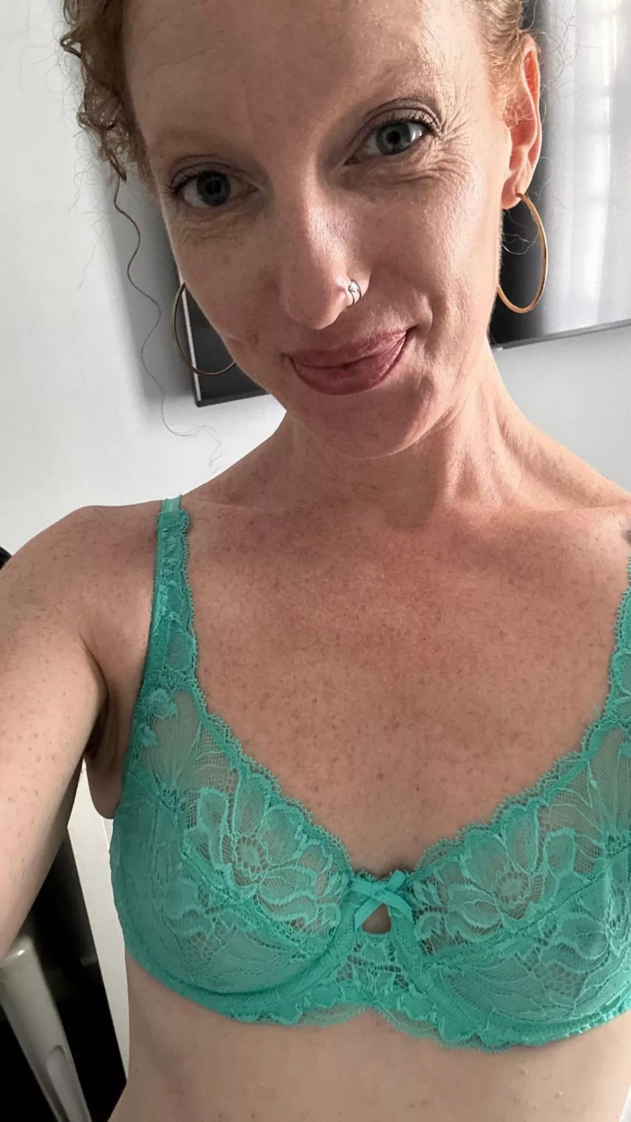 Happy Sunday from this freckled mom