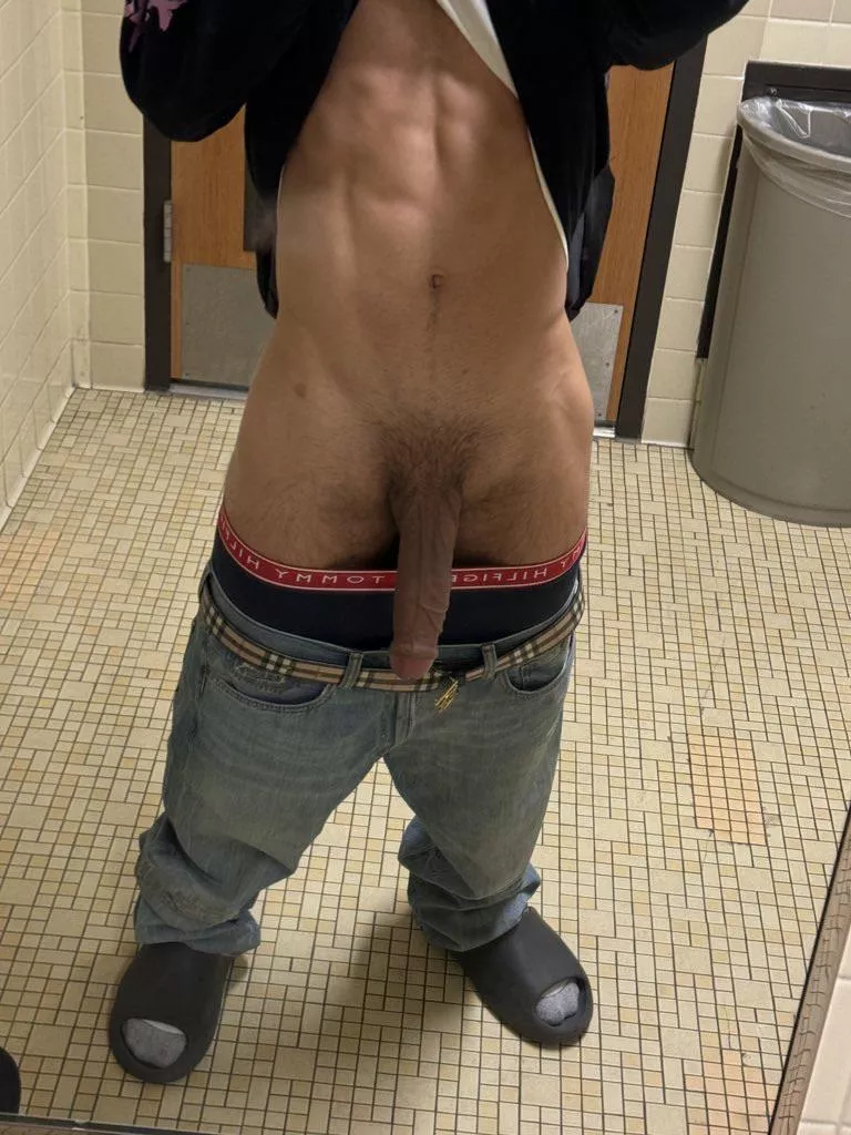 Hate Carrying This Thing Around Campus 😫💫💫