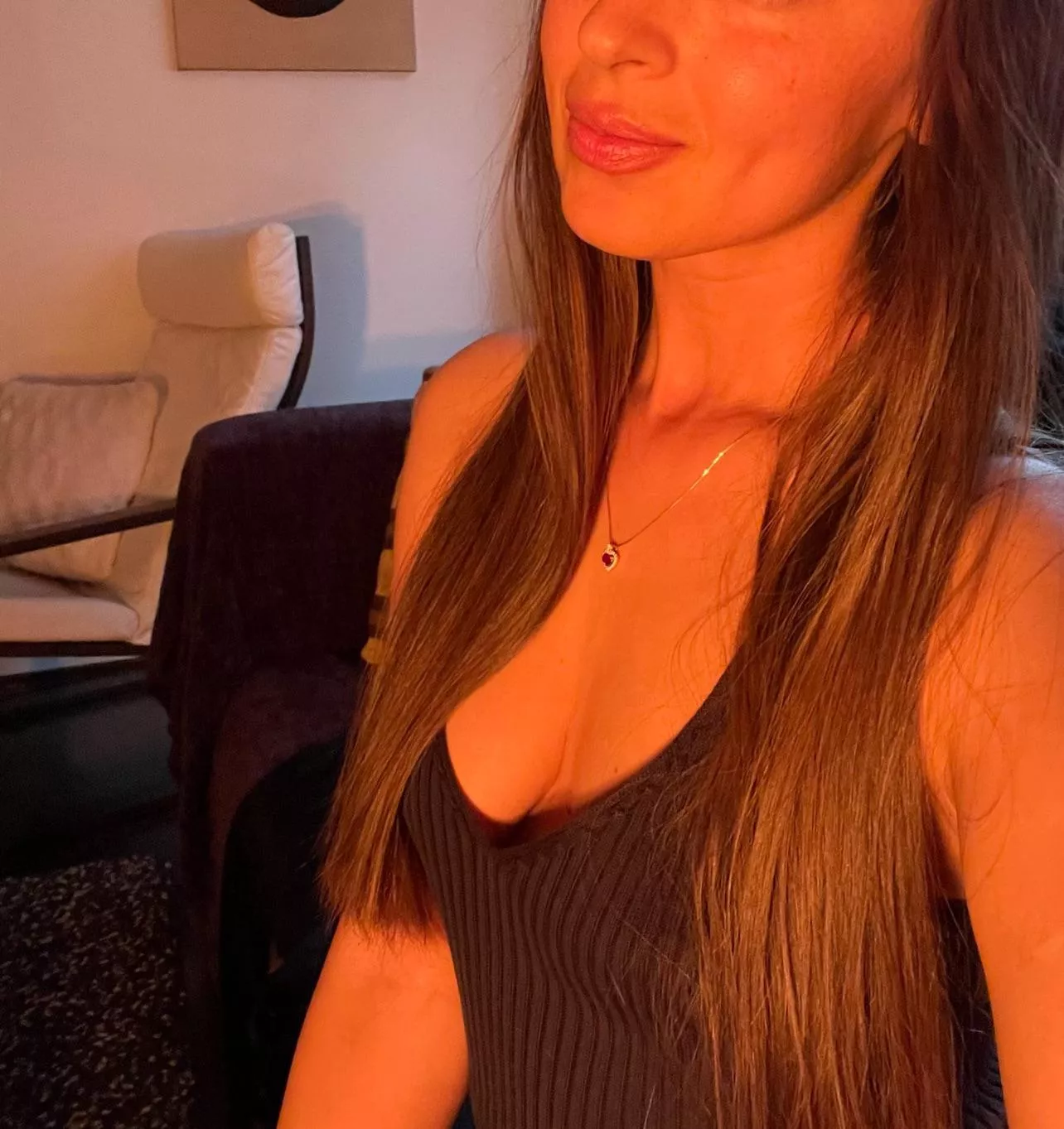 Hello! First post here! I  am Elizabeth - bra-free Lover! 99.99% of the time I am totally braless! 