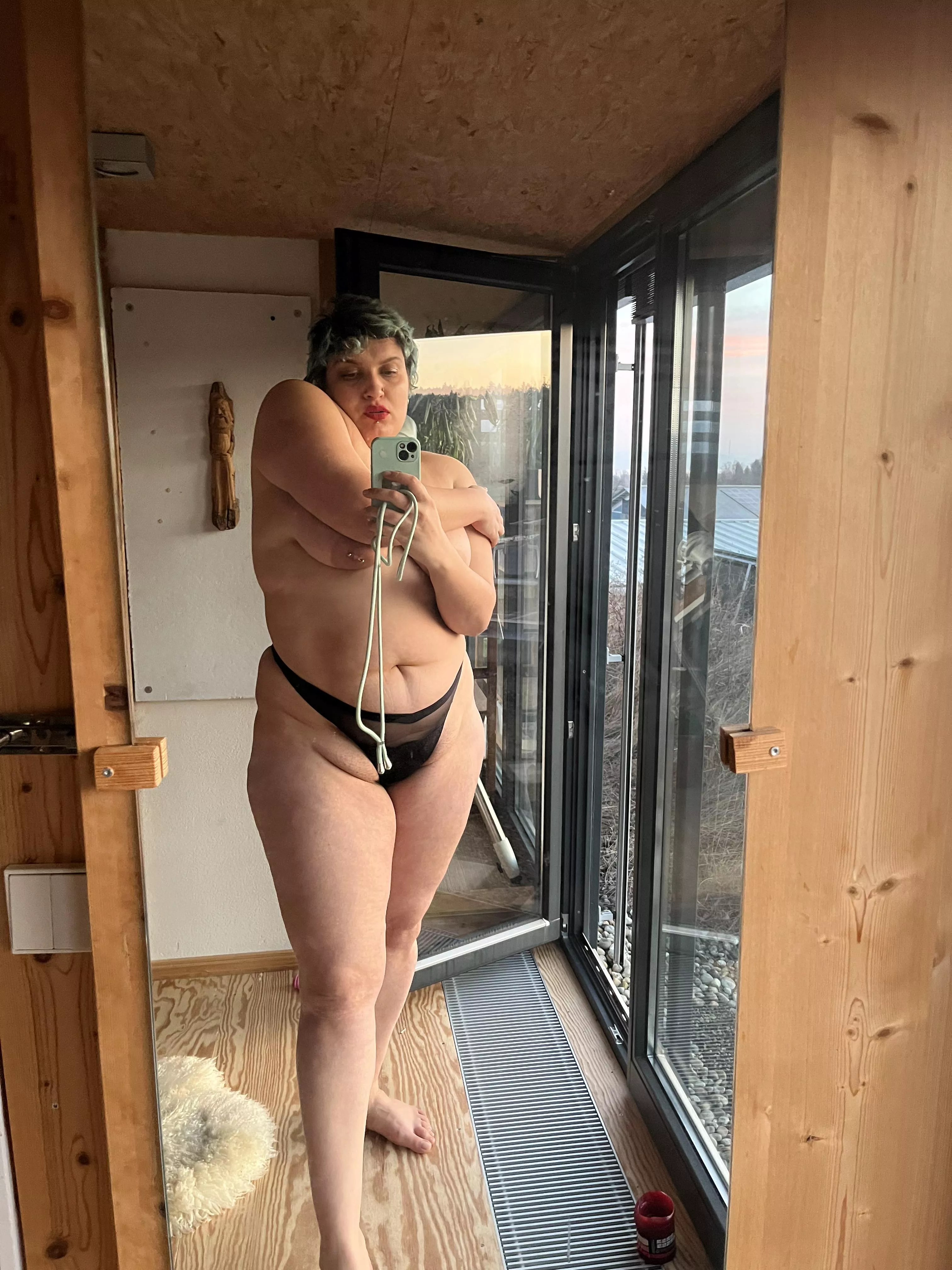 Hey sexy lady, I like your flow