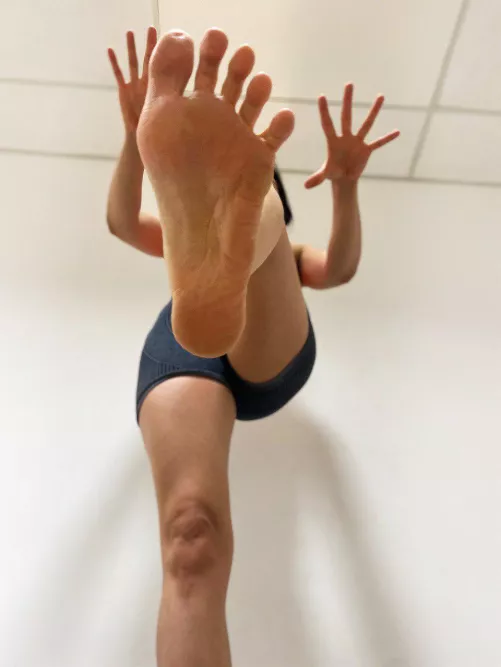 I can crush any obstacle with a single step. 