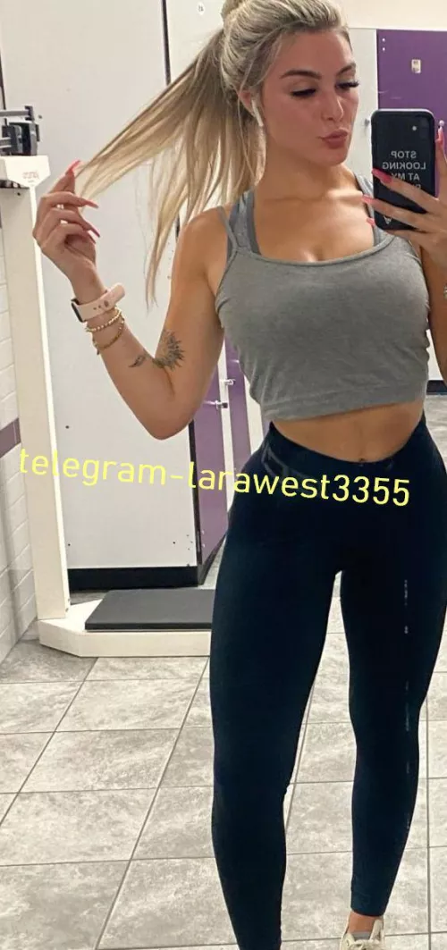 I got 2 rules. No condoms. Creampie both my holes
