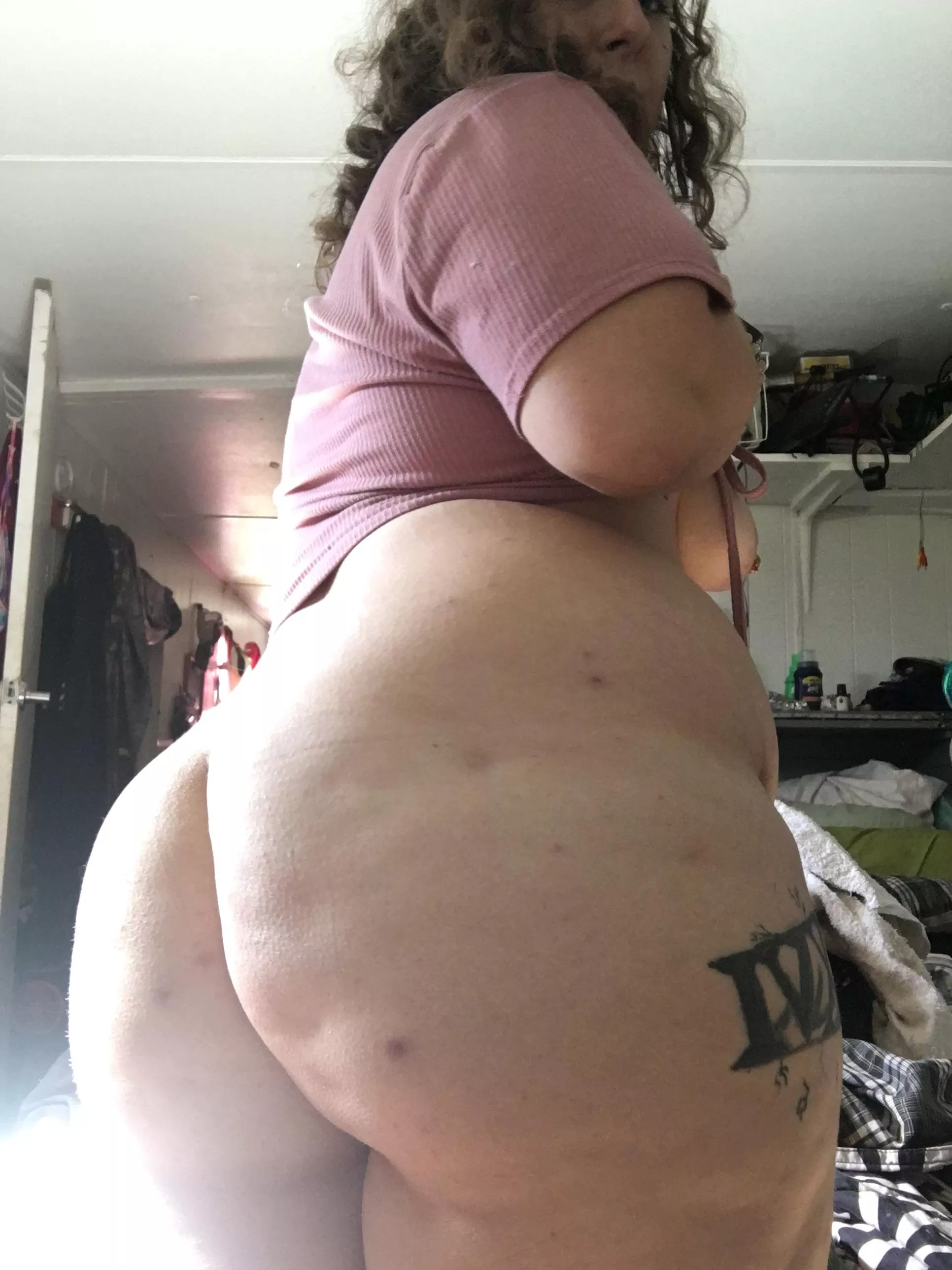 I need a new friend to bend me over regularly and a how me a good time.