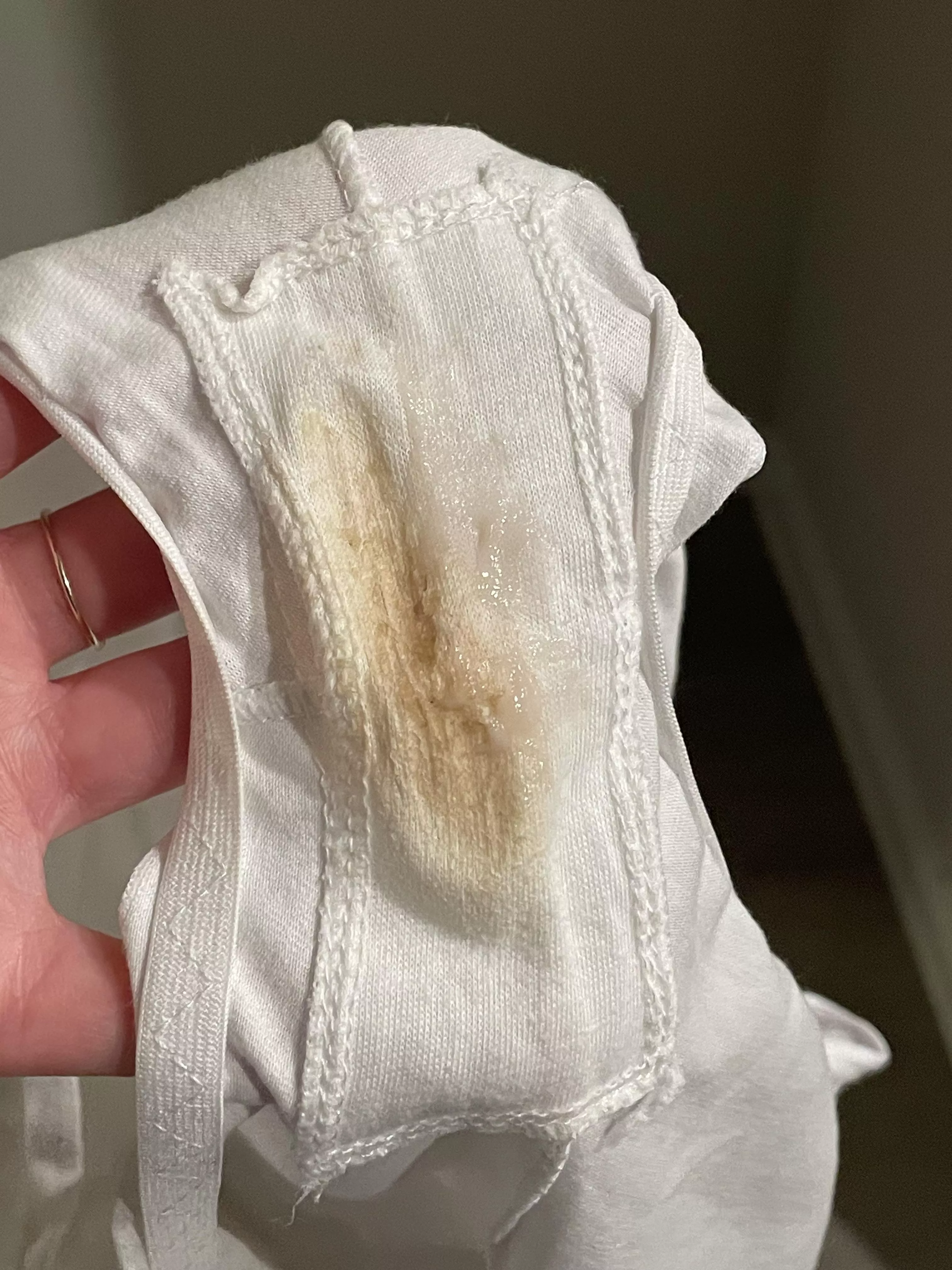 I stained my white panties 🤭